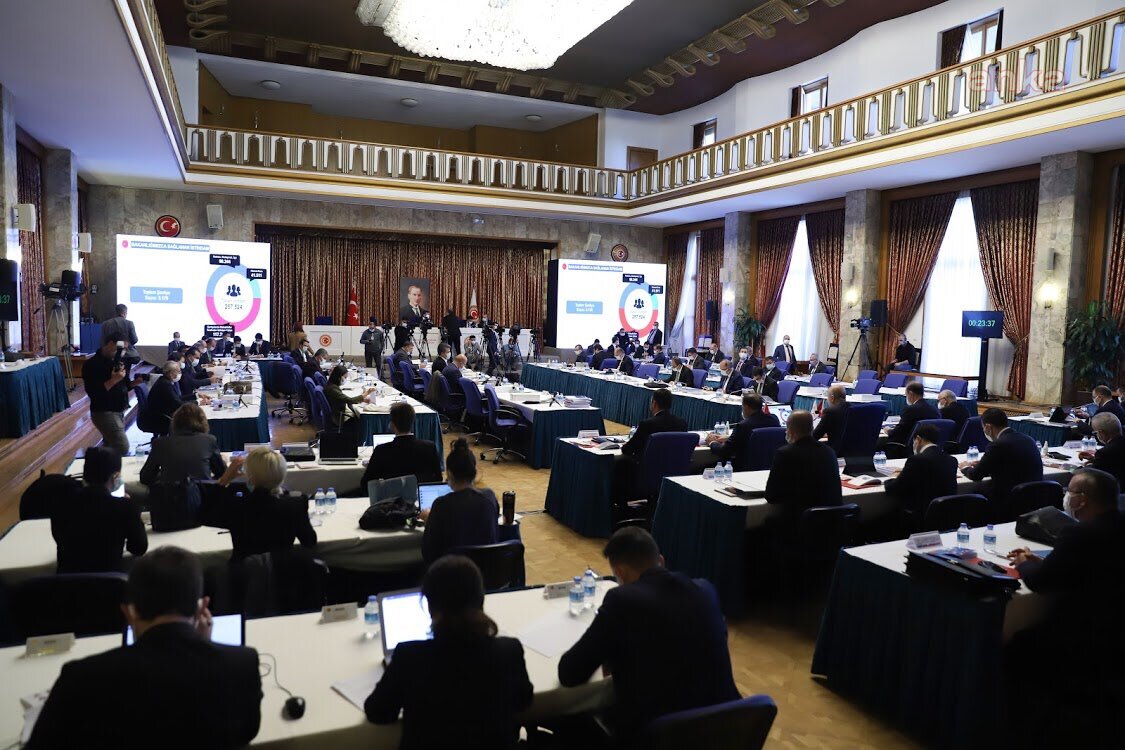 TBMM’DE TUTANAK İSTİFASI