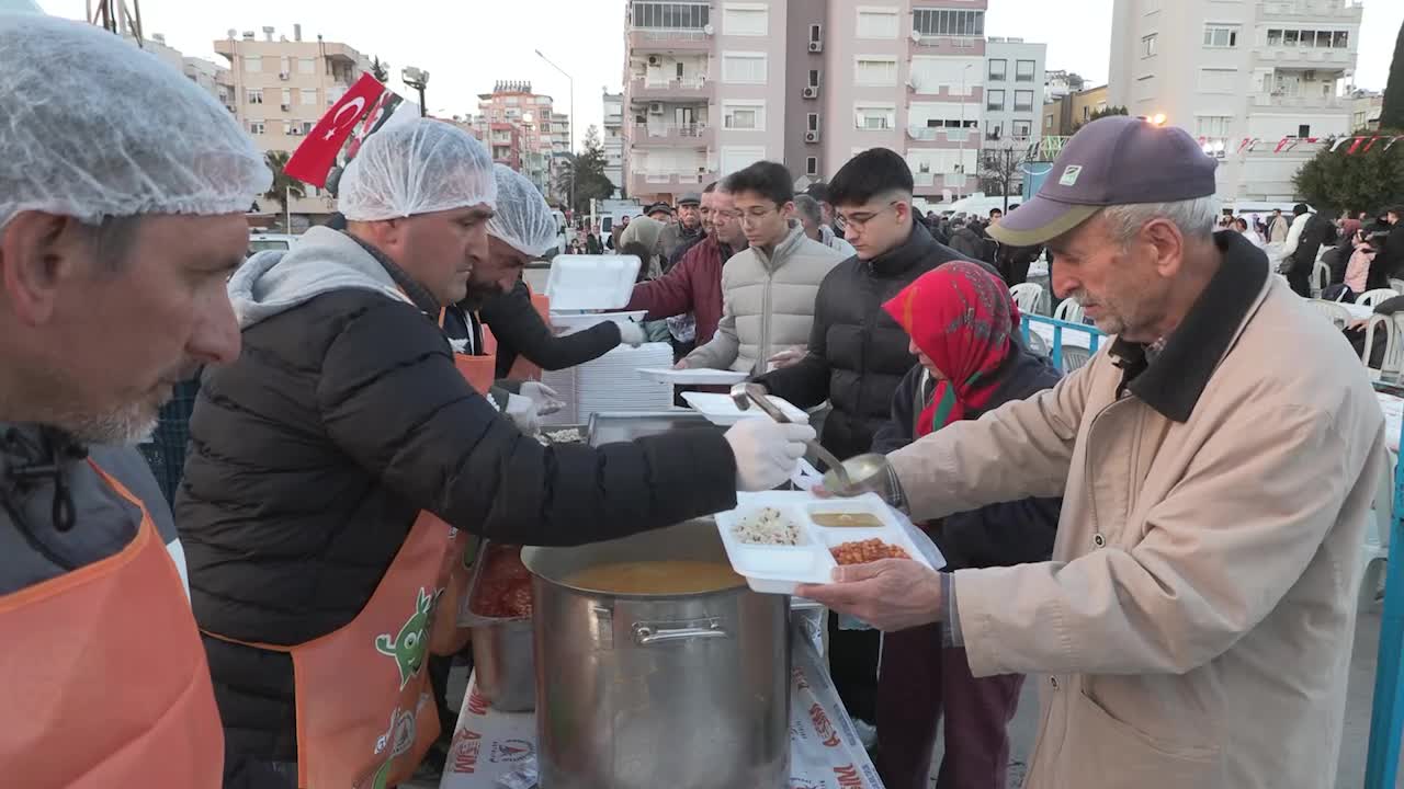 Muratpaşa Belediye Başkanı Uysal: Muratpaşa'mızda birlik, beraberlik, dayanışma devam ediyor