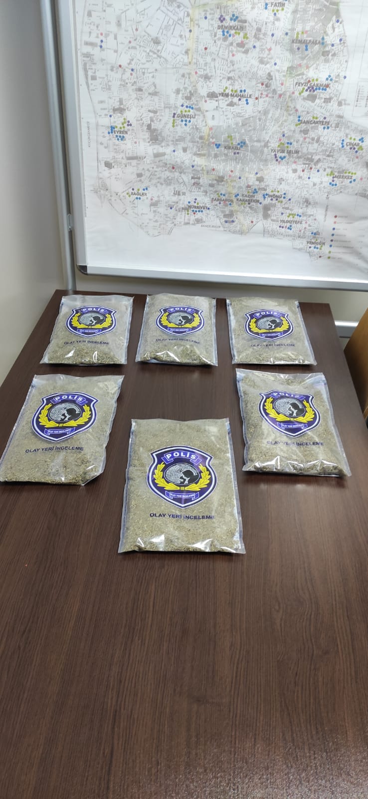 BAĞCILAR'DA İKİ FARKLI UYUŞTURUCU OPERASYONU: ÇOK SAYIDA UYUŞTURUCU MADDE ELE GEÇİRİLDİ