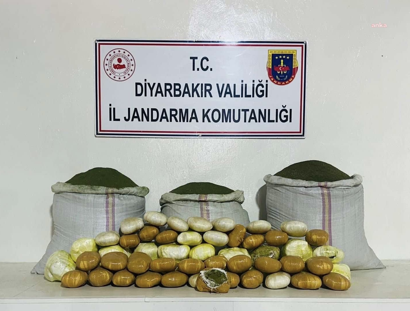 Diyarbakır’da narko-terör operasyonunda 180 kilogram uyuşturucu ele geçirildi