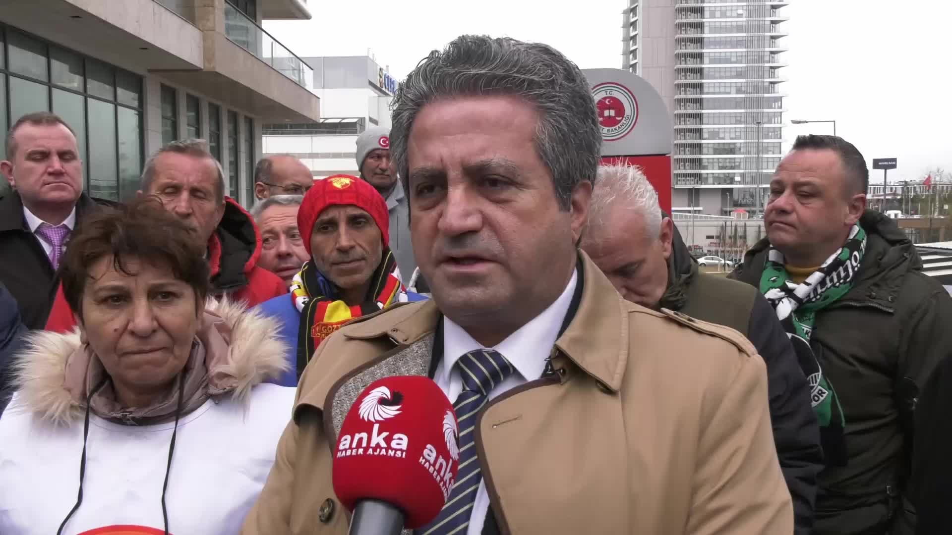 TÜİK'in enflasyon verileri davası görülüyor... Emekliler: "TÜİK'in yanlış hesaplarını deşifre etmek için buradayız"