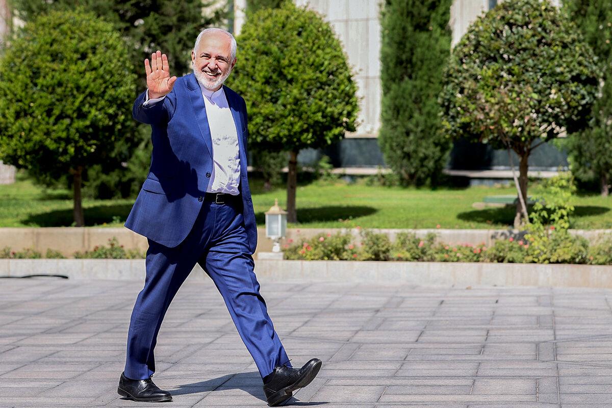 İran’da Cumhurbaşkanı Yardımcısı Cevad Zarif görevinden istifa etti