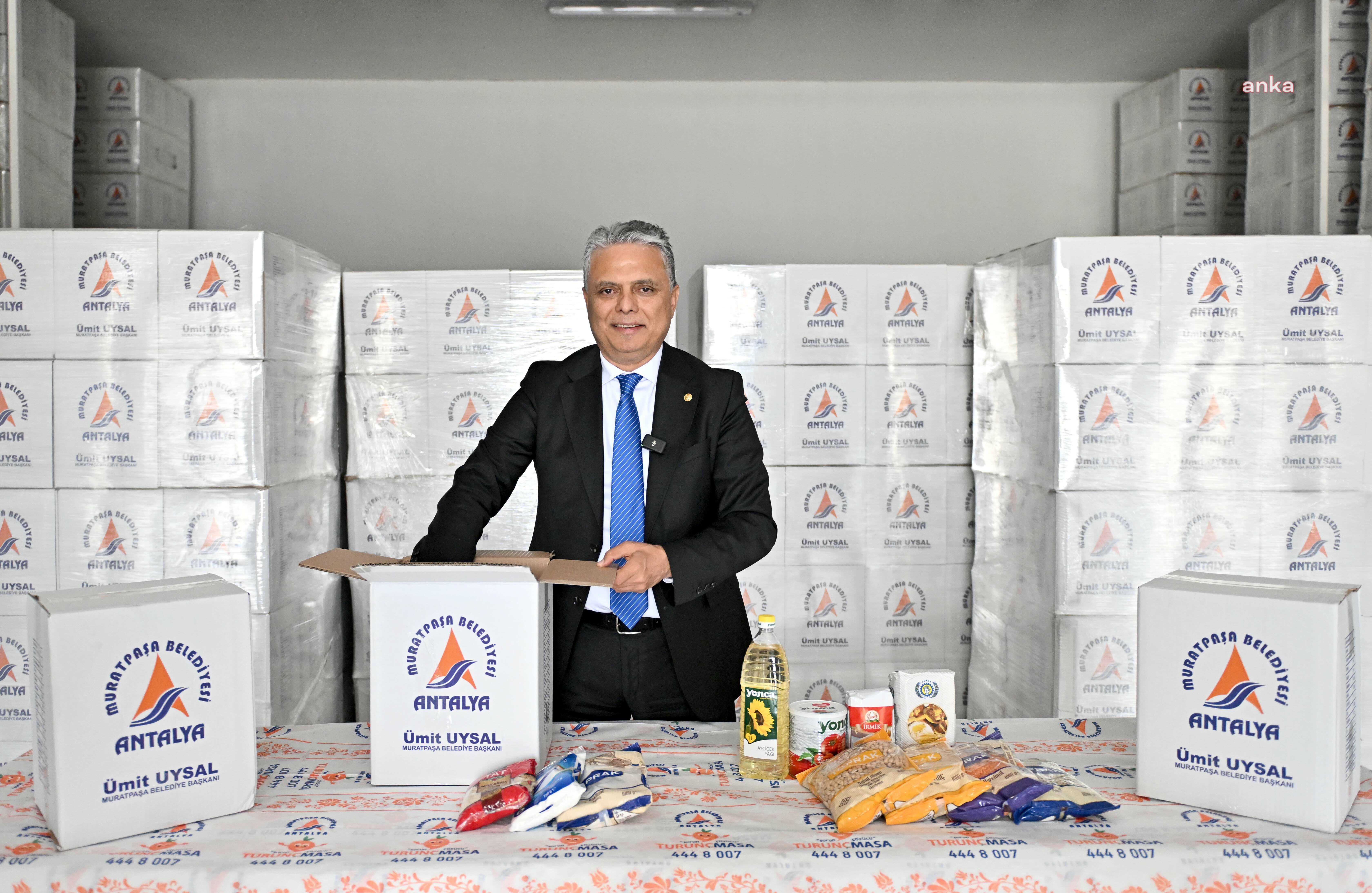 Muratpaşa Belediyesi, 55 mahallede vatandaşlara gıda kolisi desteği verdi