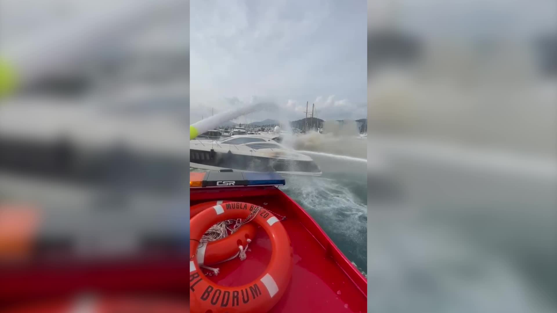 Muğla Büyükşehir Belediyesi’nin acil müdahale teknesinden yat yangına müdahale