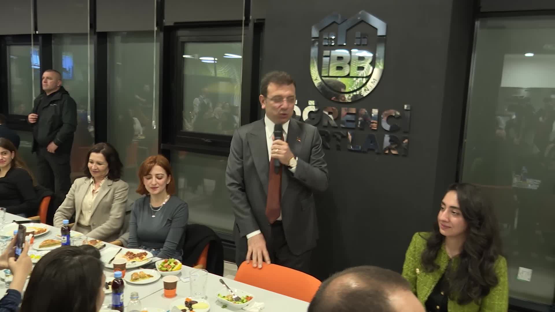 İmamoğlu’ndan öğrencilere: “Cumhuriyetin değerlerini koruyun”