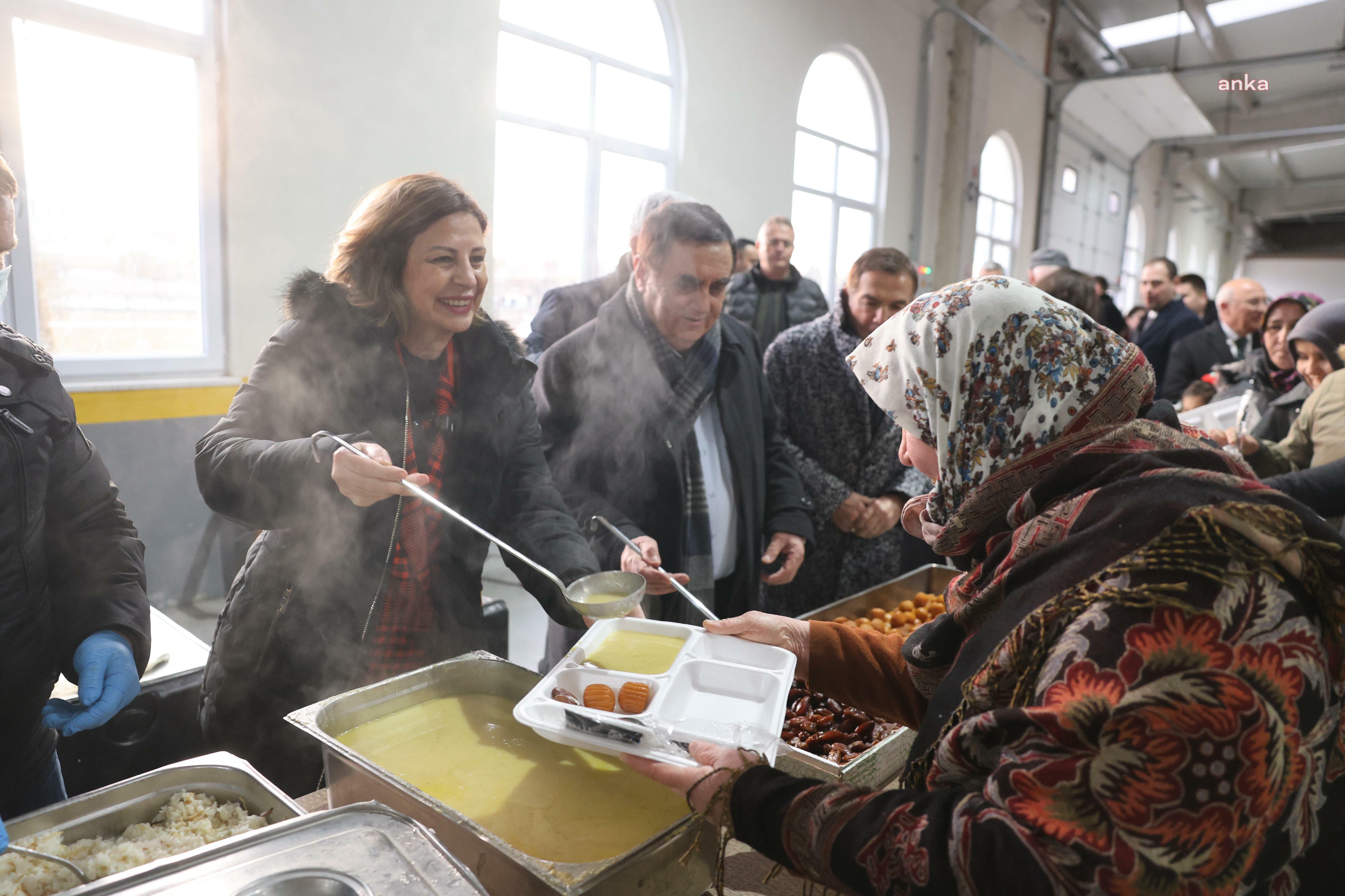 Eskişehir Büyükşehir Belediyesi’nin iftar davetleri, Mahmudiye’de başladı
