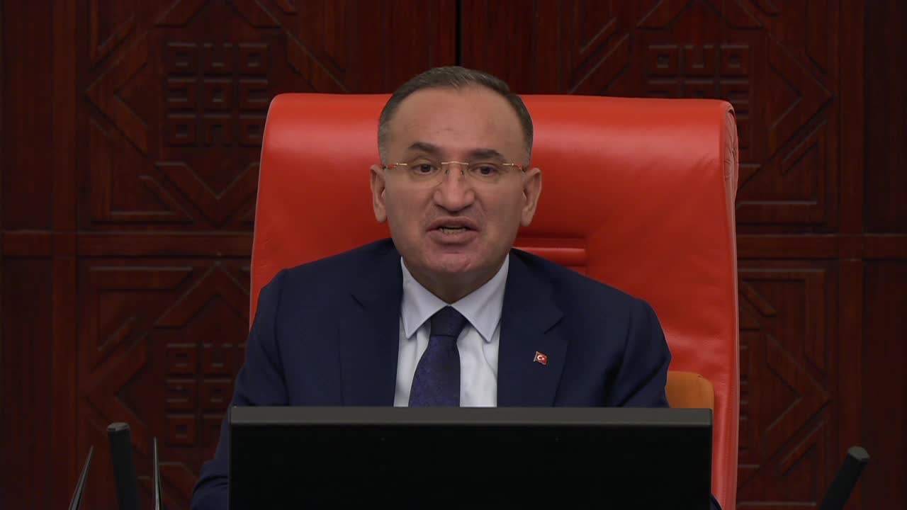 CHP’li Genç’ten 'Siber Güvenlik Teklifi' tepkisi: Hükümeti eleştiren herhangi bir içerik veya kamuoyunda tartışma yaratan bir haber 'siber tehdit' kapsamına alınabilir