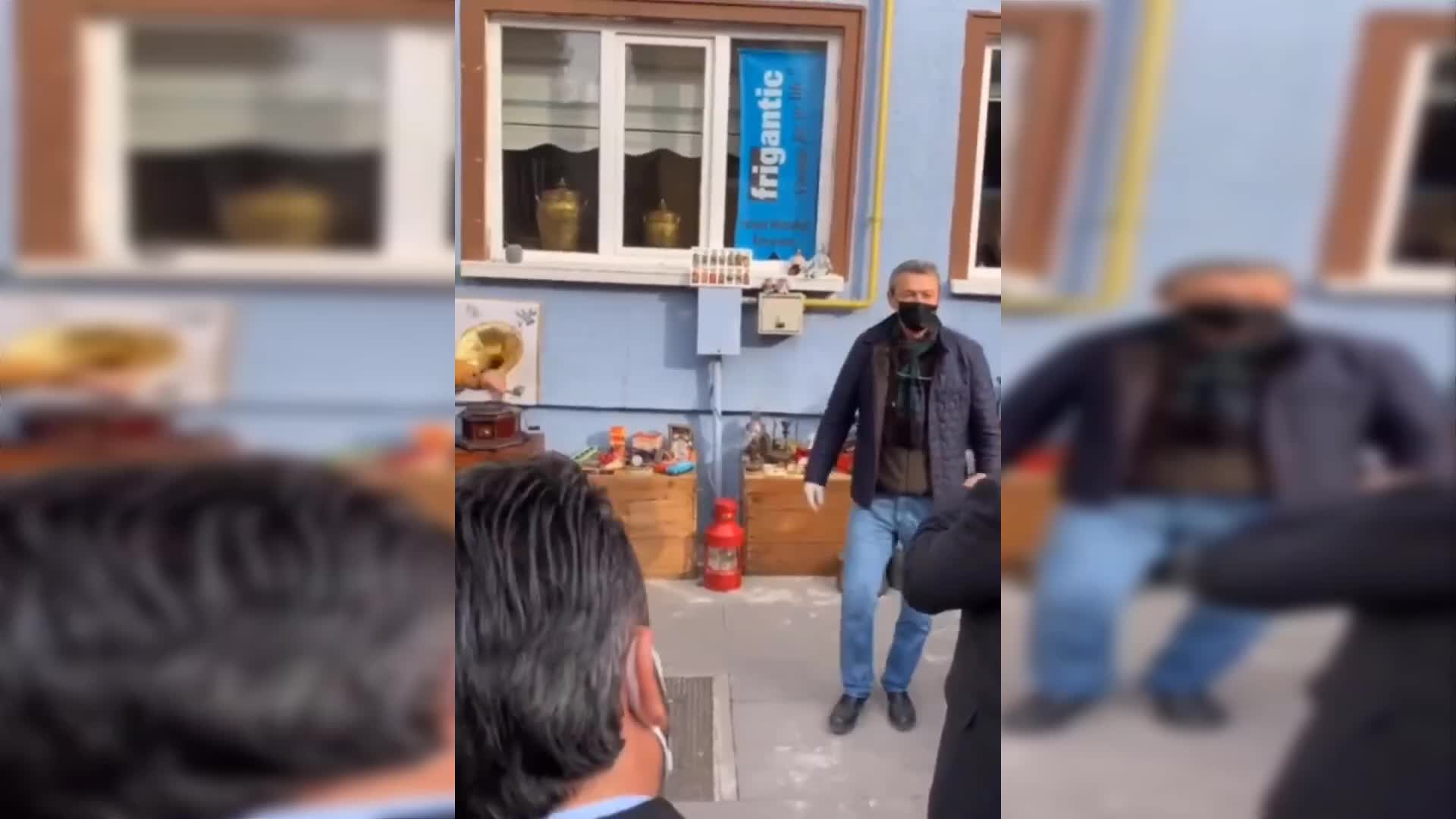 BABACAN'I KARŞISINDA GÖRÜNCE OYUN HAVASI OYNAMAYA BAŞLAYAN ESNAF: "KİRALARI ÖDEYEMİYORUZ, ÇILDIRDIK"