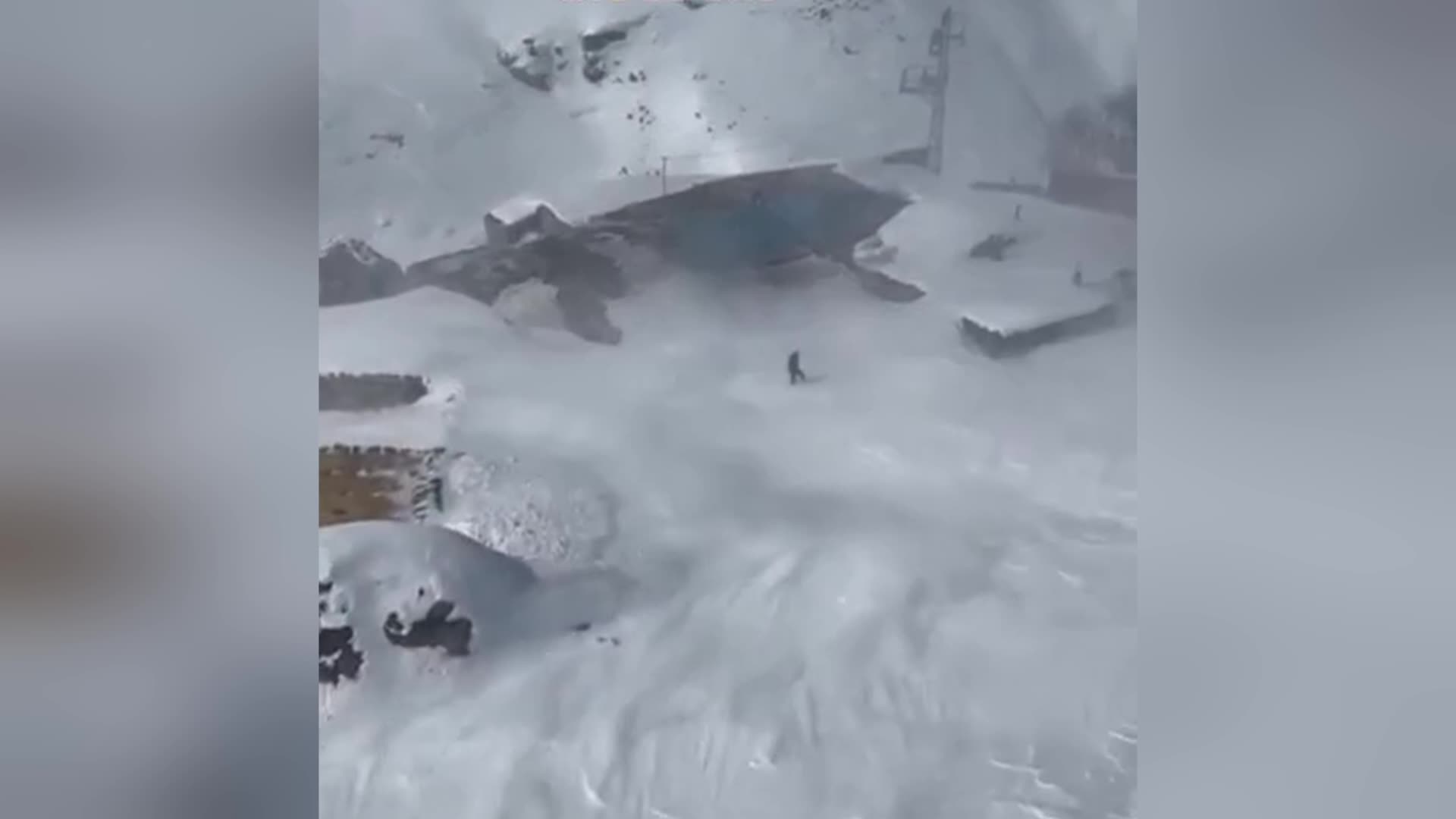 Erzurum'da 15 gündür ulaşılamayan vatandaş, mezrada donmak üzereyken bulundu