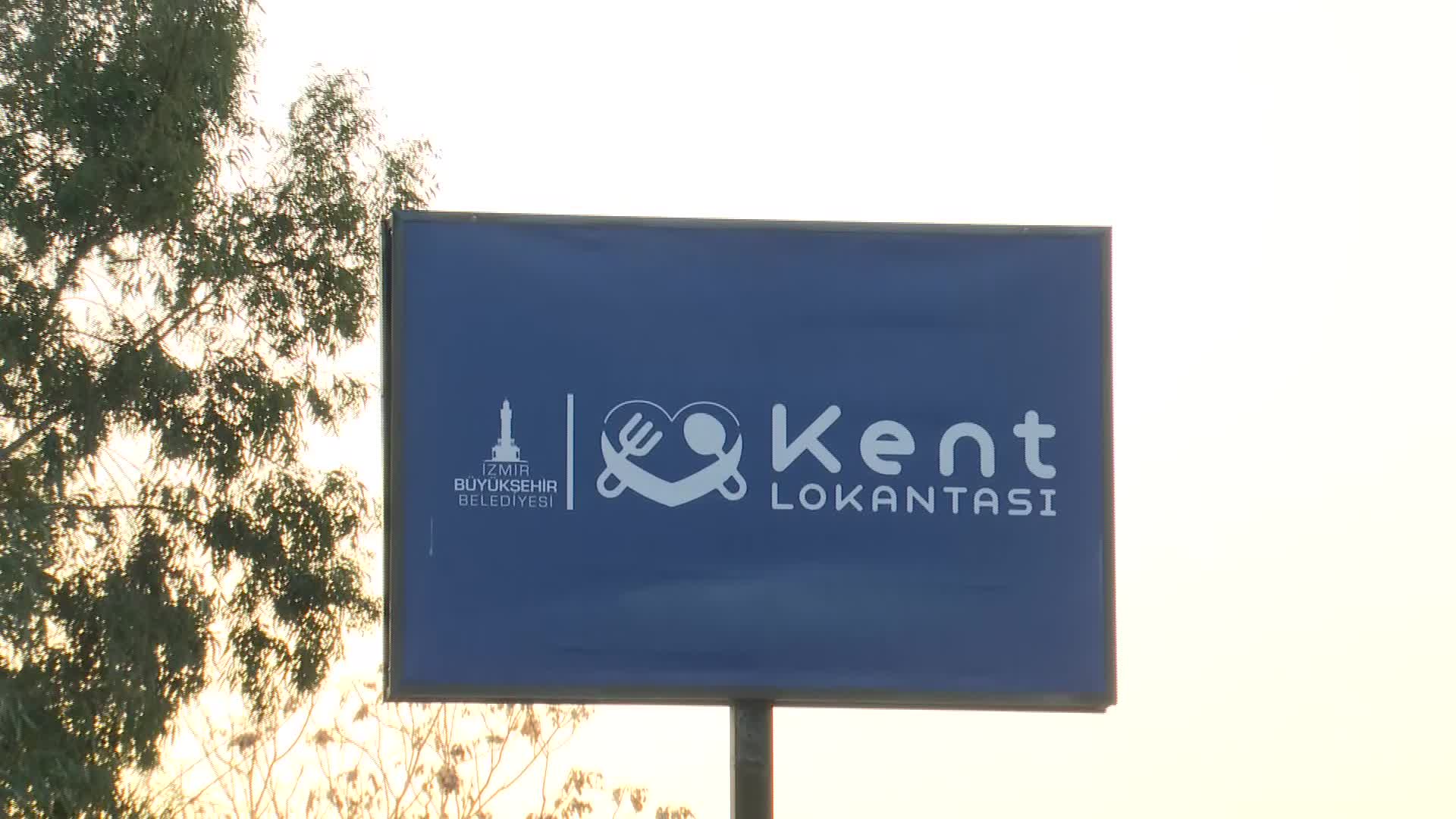 İzmir’de ramazan dayanışması büyüyor: Kent Lokantaları’nda iftar yemekleri ücretsiz dağıtılıyor