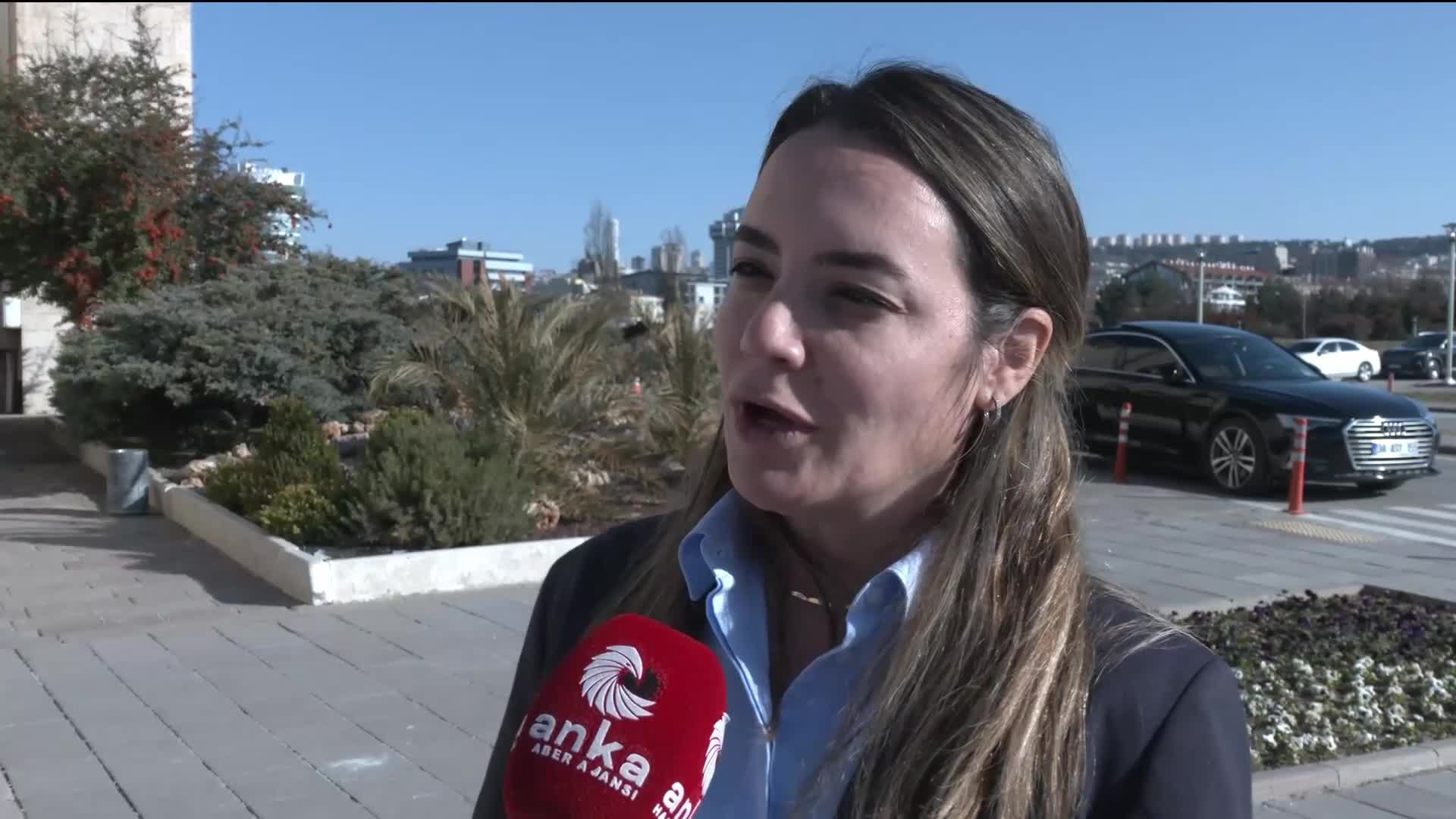 Ayyüce Türkeş Taş: “Kadının son yıllarda gördüğü zulüm kabul edilecek şey değil. Kuruluş ayarlarımızı hatırlamamız gerekiyor”