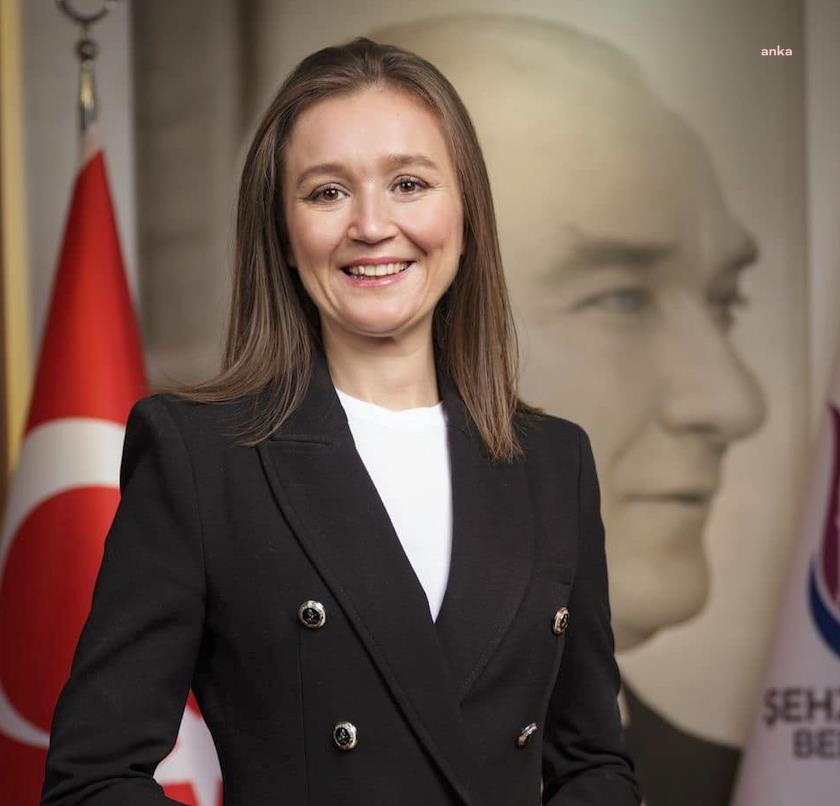 Şehzadeler Belediye Başkanı Durbay’dan kadın personele 8 Mart izni