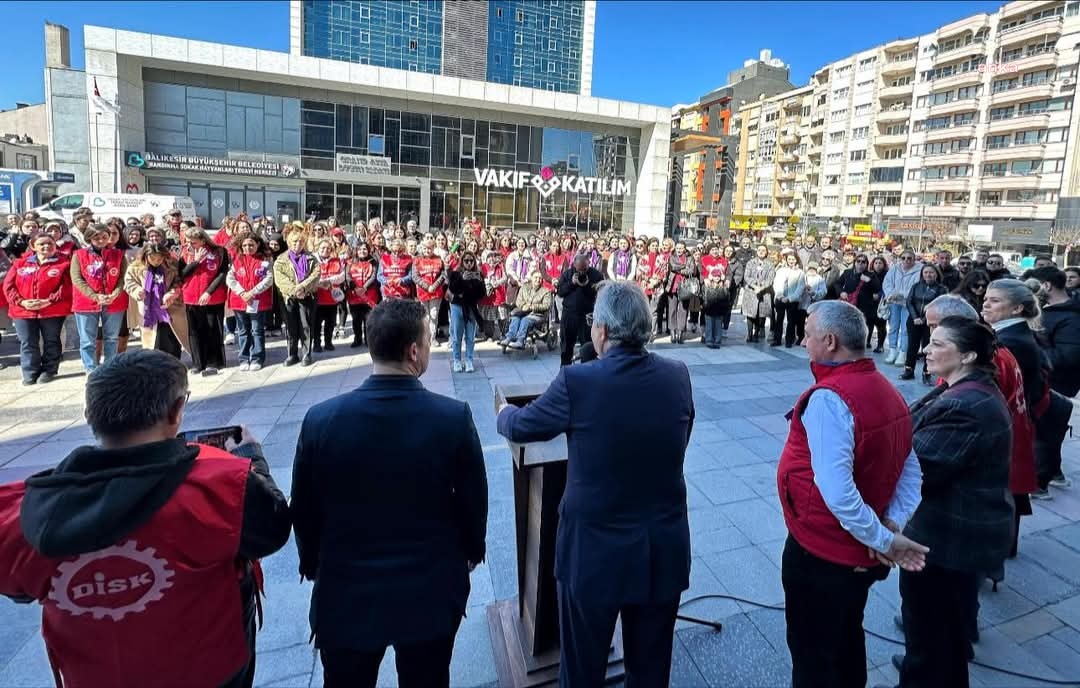 Bandırma Belediye Başkanı Mirza'dan grev yapan emekçi kadınlara destek