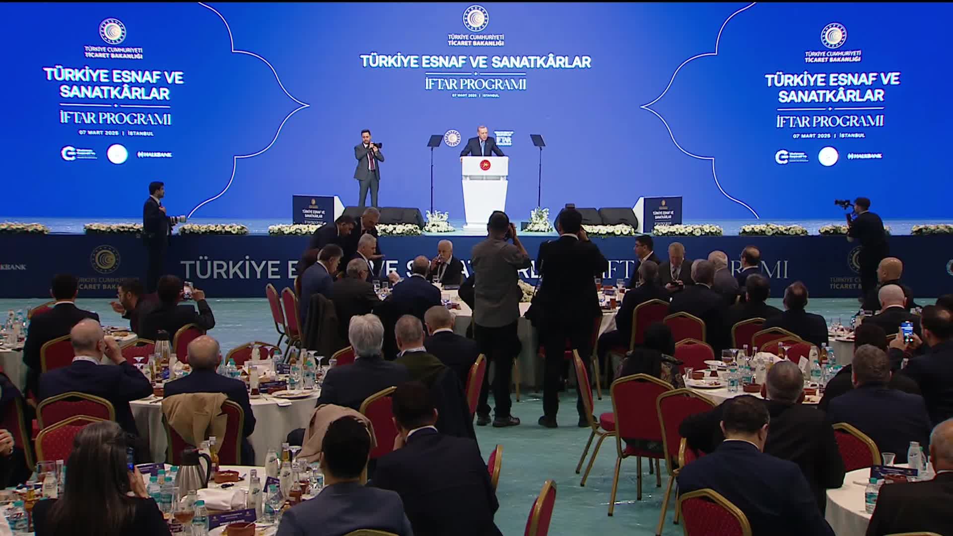 Cumhurbaşkanı Erdoğan: Hazineden yüzde 50 sübvansiyonlu esnaf ve sanatkar kredi limitini 750 bin liradan, 1 milyon liraya yükseltiyoruz