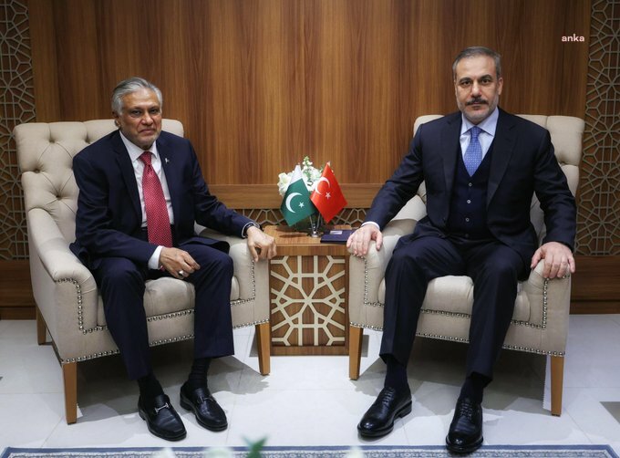 Dışişleri Bakanı Fidan, Pakistan Başbakan Yardımcısı ve Dışişleri Bakanı İshak Dar ile görüştü