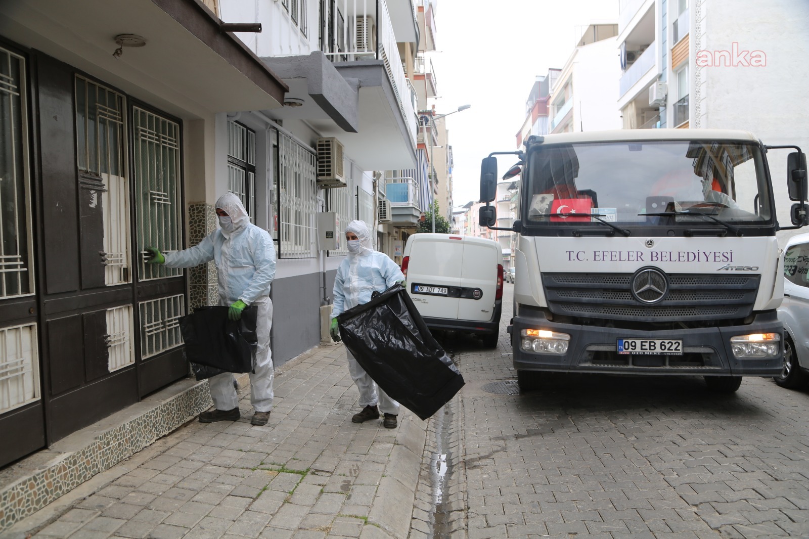 EFELER BELEDİYESİ KARANTİNAKİ VATANDAŞLARIN İHTİYAÇLARINI KARŞILIYOR
