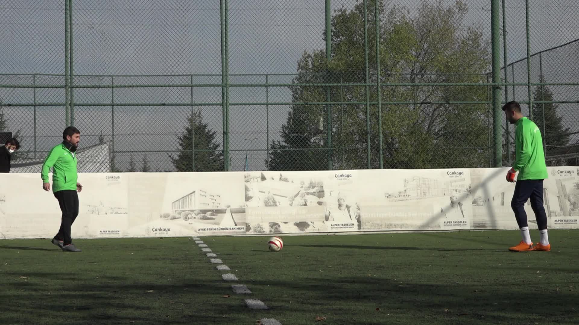 GÖRME ENGELLİ FUTBOLCULARDAN MESAJ: "ENGELLİLER DE SPOR YAPSINLAR, HAYATLA İÇ İÇE OLSUNLAR"