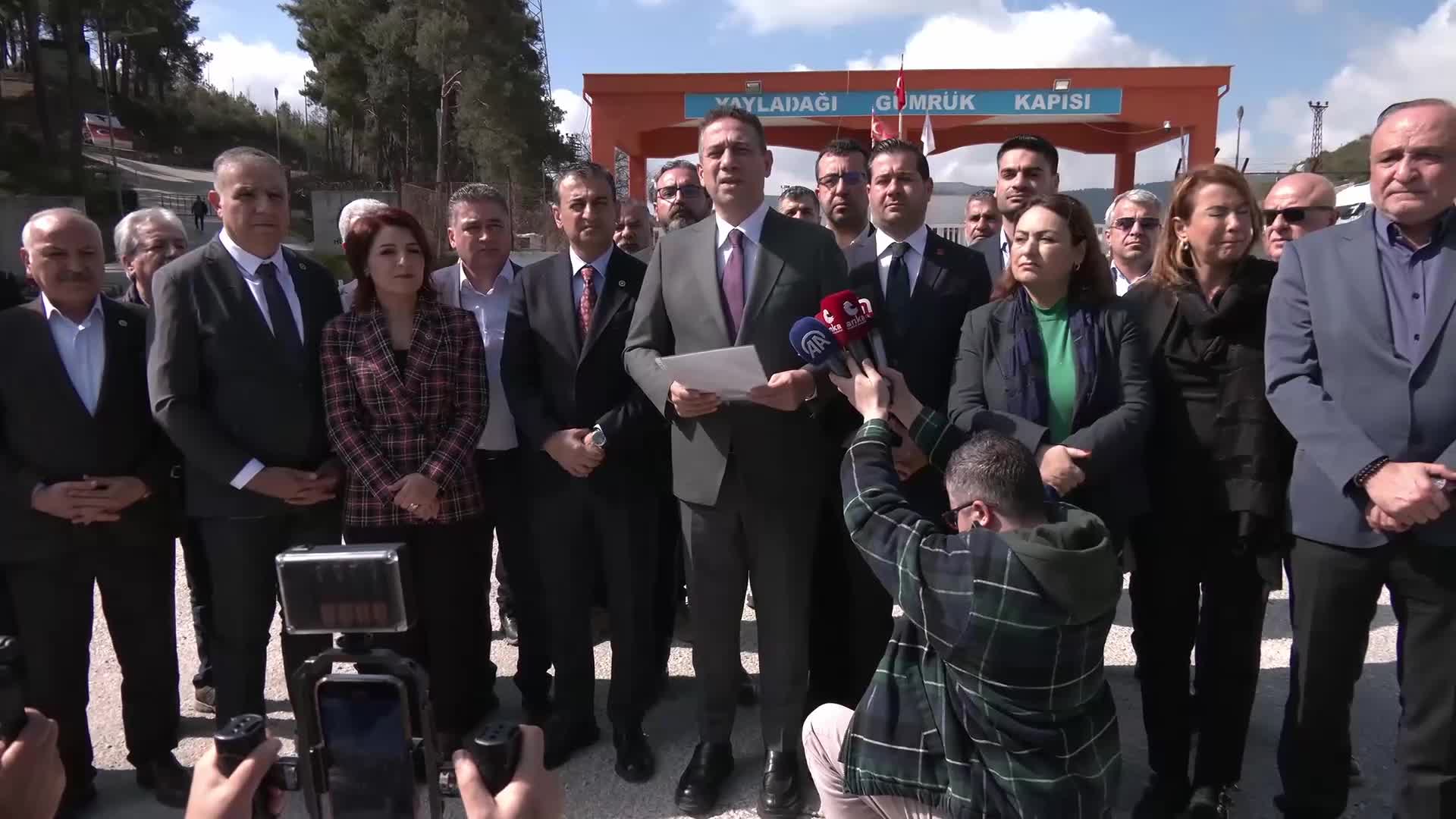 CHP Heyeti Yayladağ'da... Ali Mahir Başarır: “Biz dün de bugün de sivil ölümlere karşıydık, katliamın Alevi’si, Sünni'si olmaz”