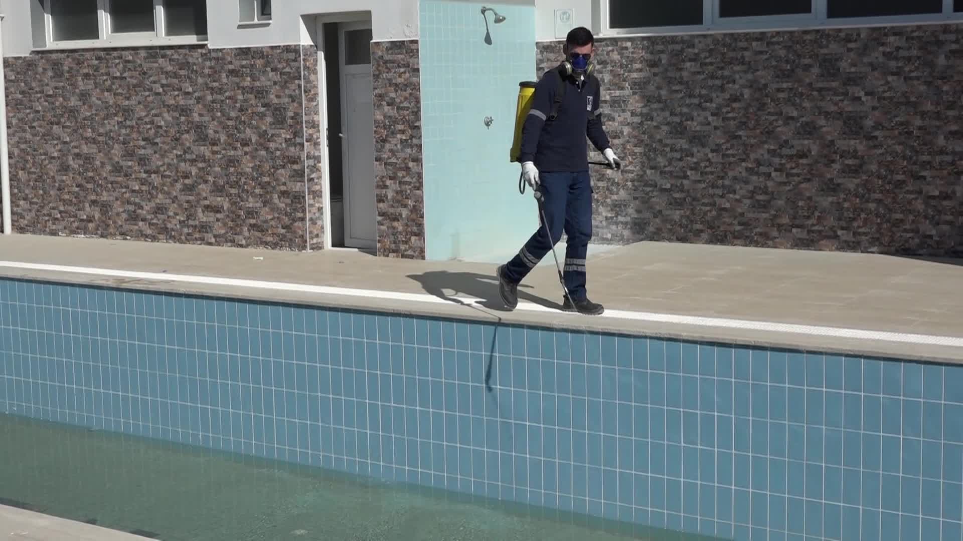 Kuşadası Belediyesi'nden vektörlere karşı ilaçlama çalışması