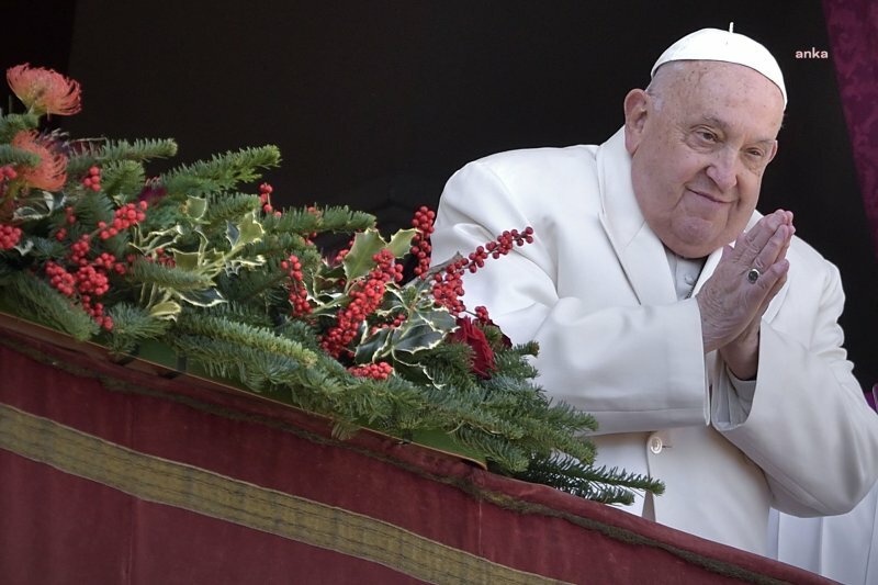 Papa Francis'in sağlık durumunda az da olsa iyileşmeler görüldüğü belirtildi