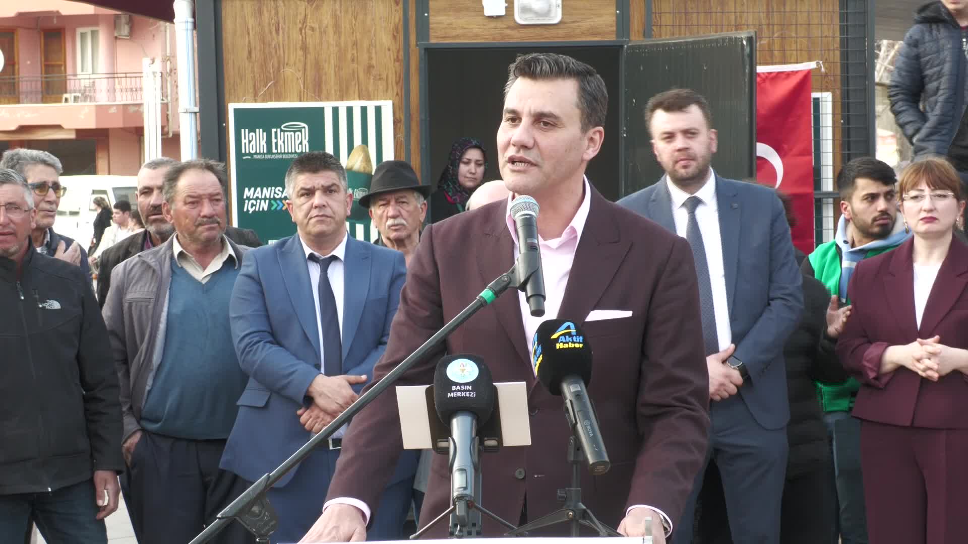 Manisa Büyükşehir Belediyesi, Sarıgöl’e 3 Halk Ekmek büfesi açtı
