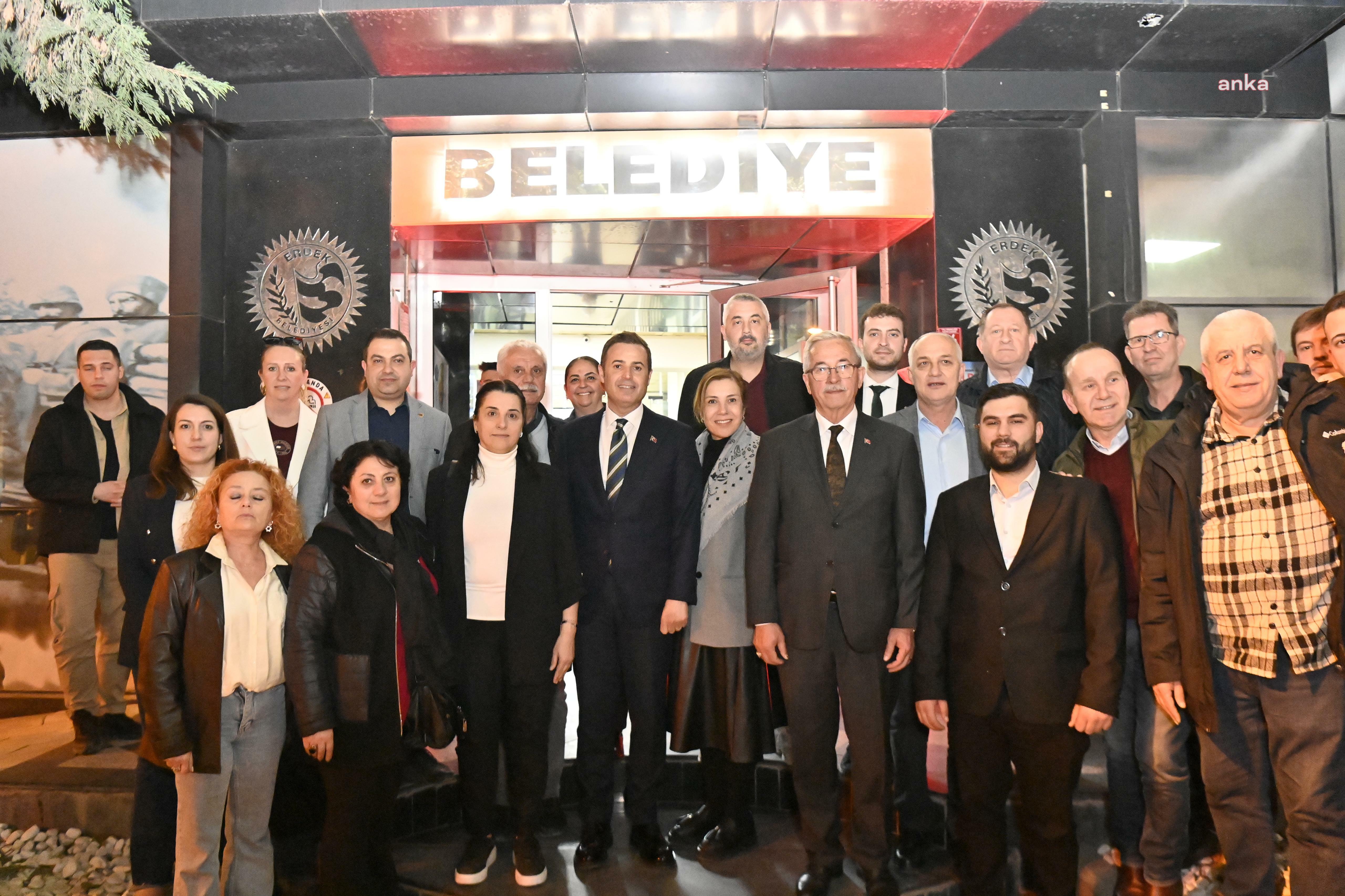 Balıkesir Büyükşehir Belediye Başkanı Akın, Erdek’te düzenlenen iftar programında vatandaşlar ile buluştu
