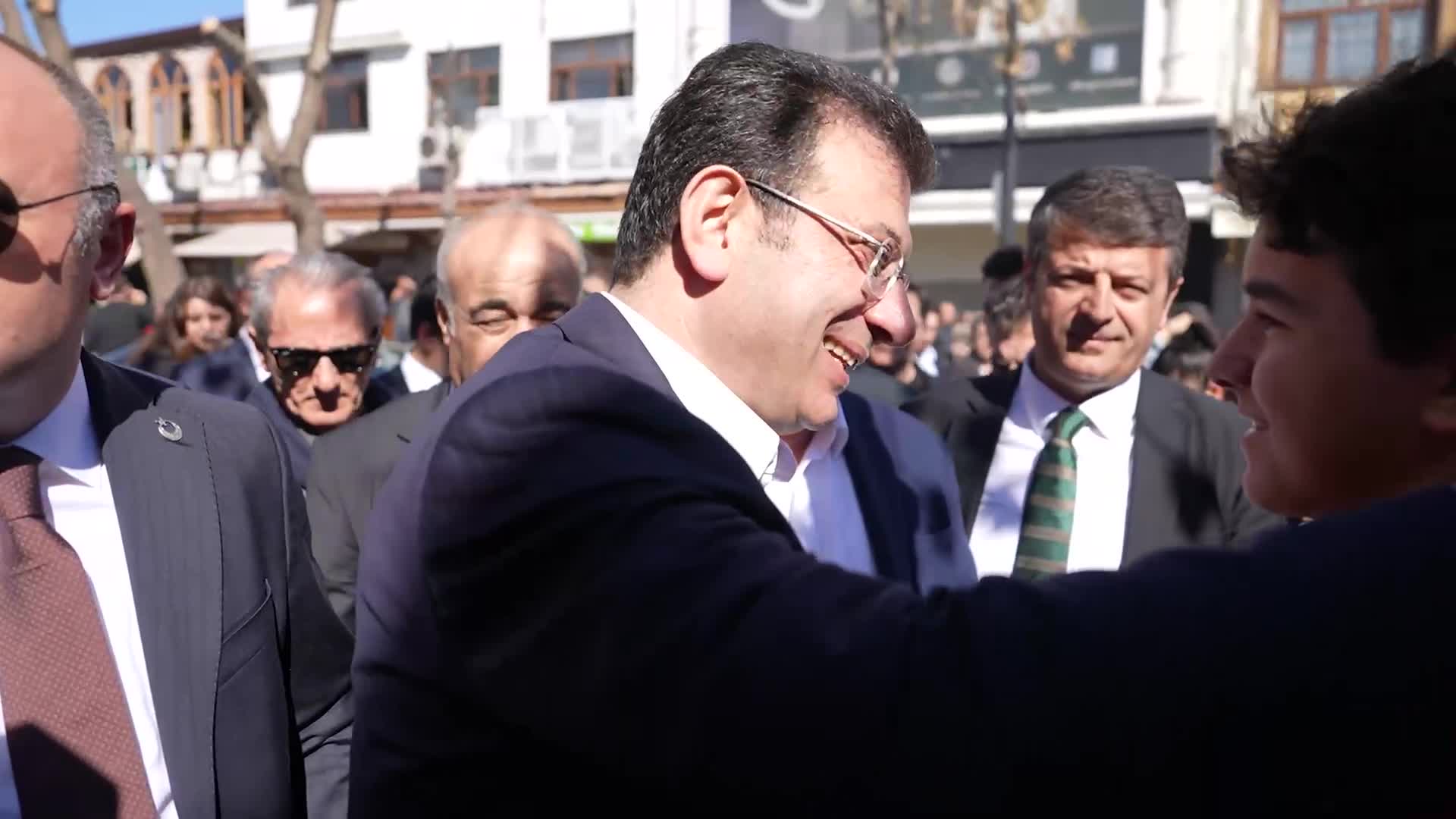 Atanamayan öğretmen, Ekrem İmamoğlu’na dert yandı: “Mülakatta torpilim olmadığı için atanamıyorum”