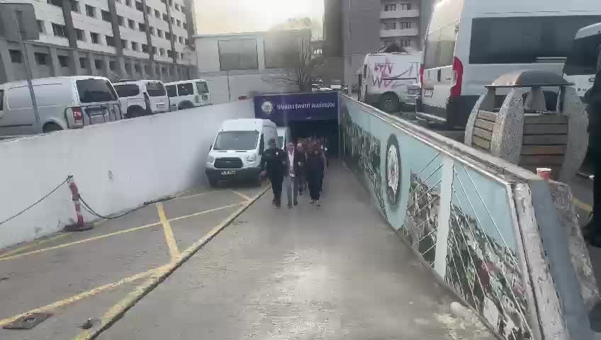 İstanbul'da yasa dışı bahis operasyonunda gözaltına alınan 29 şüpheli adliyeye sevk edildi