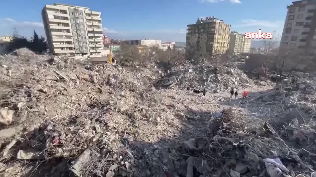 Depremde 99 kişiye mezar olan Ebrar Sitesi F Blok için 5 kamu görevlisi hakkında iddianame hazırlandı