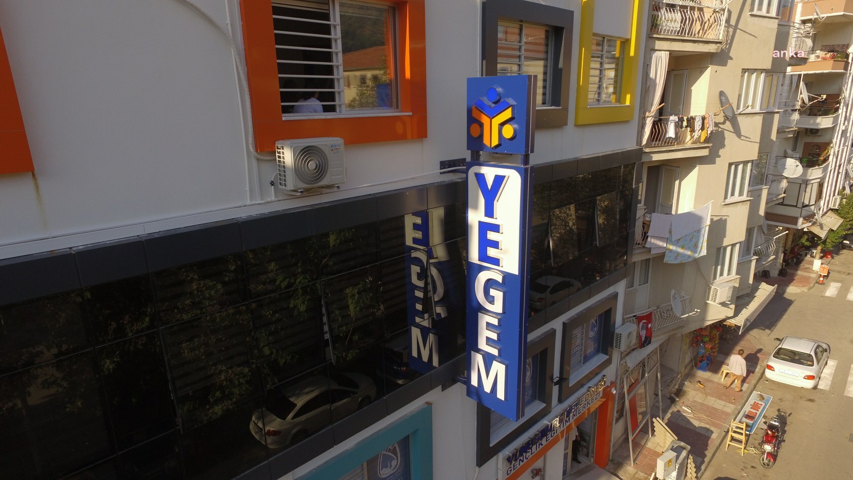 Yunusemre Belediyesi Gençlik Eğitim Merkezinde erken kayıt dönemi başladı