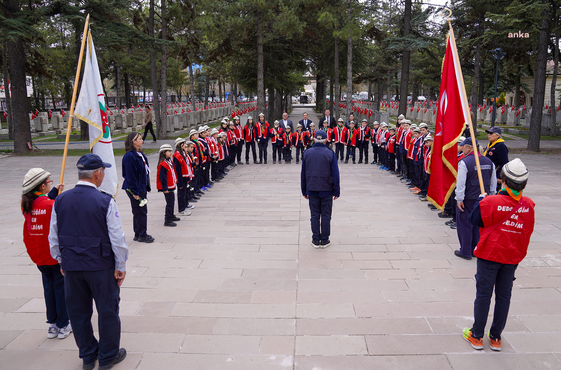 18 Mart Çanakkale Zaferi'nin 110. yılı... Tepebaşı Belediye Başkanı Ataç, Eskişehir Hava Şehitliği'ni ziyaret etti