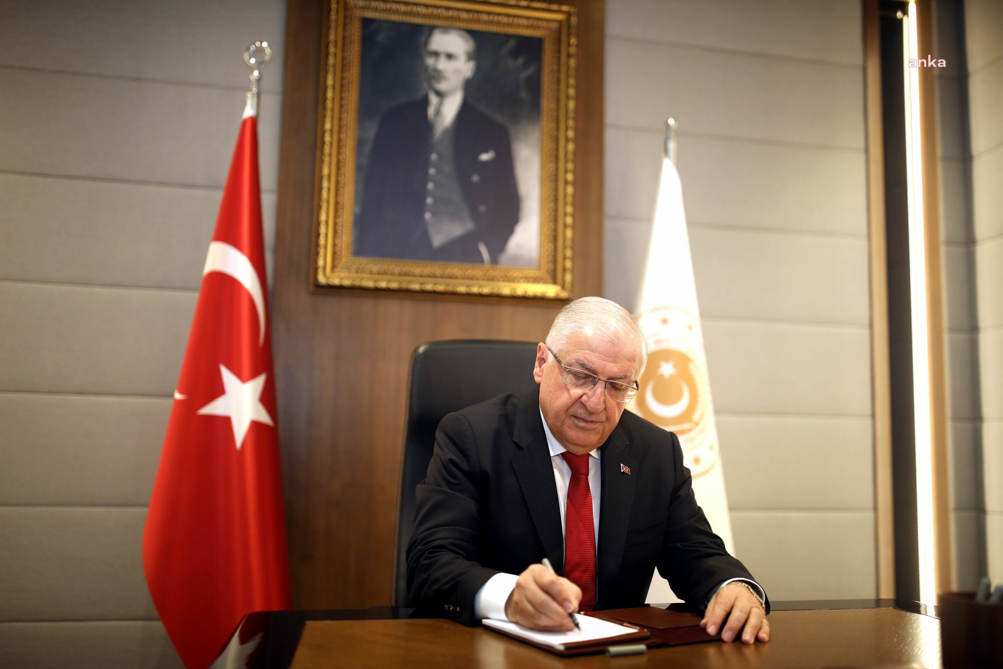 Milli Savunma Bakanı Yaşar Güler'den 18 Mart Şehitleri Anma Günü ve Çanakkale Deniz Zaferi'nin 110. yıl dönümü mesajı