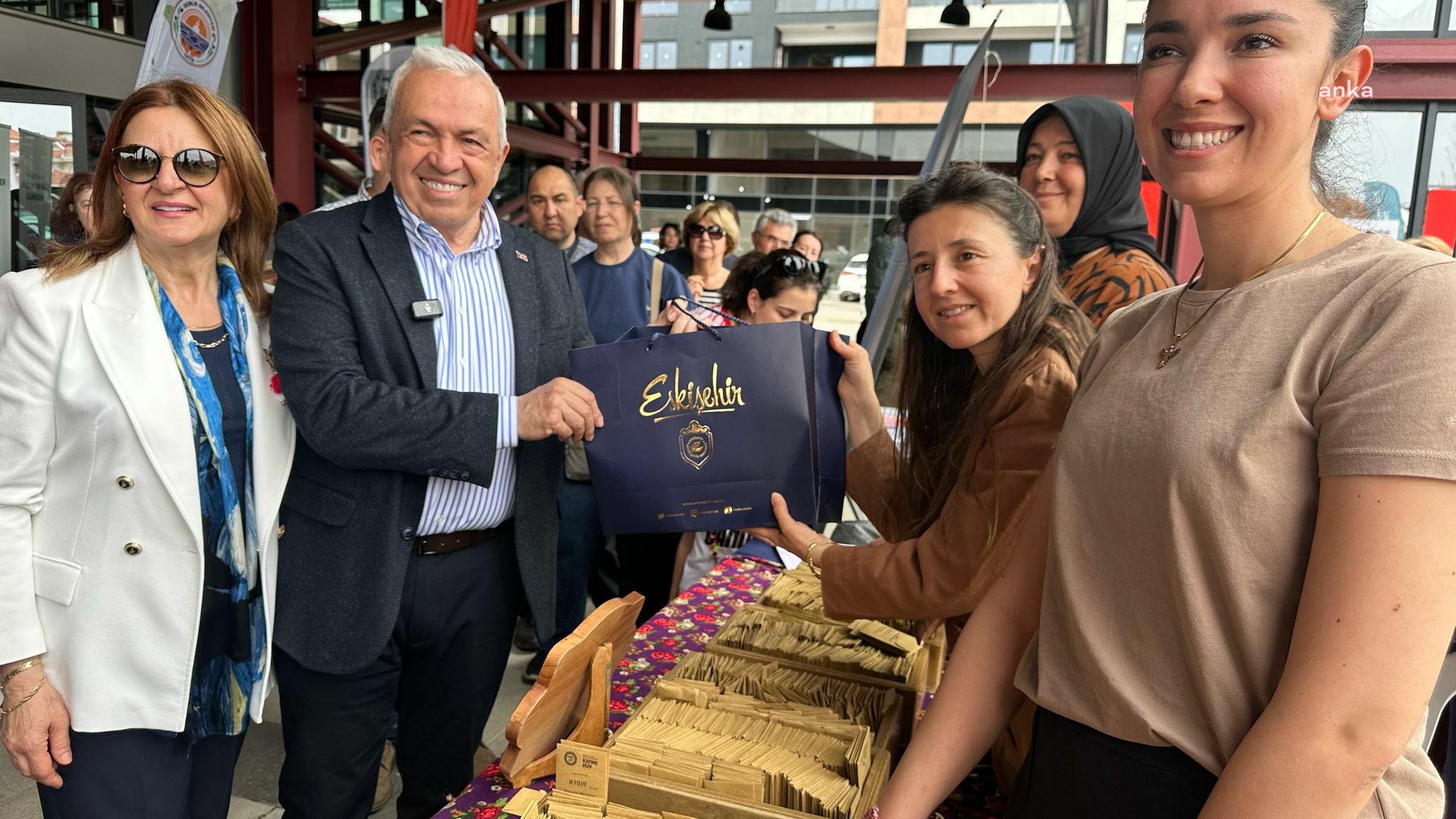 Eskişehir Büyükşehir Belediyesi, yerel tohumlarını Nilüfer ilçesindeki vatandaşlarla paylaştı