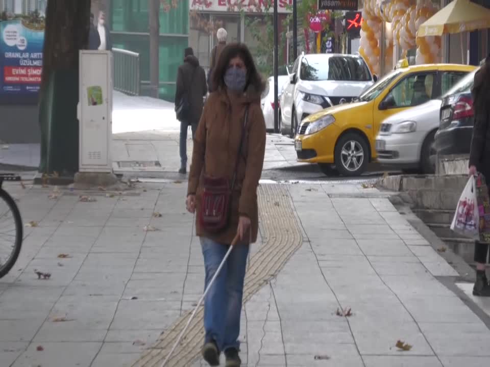 PANDEMİ DÖNEMİNDE GÖRME ENGELLİLER; DOKUNARAK YAŞAMAK ZORUNDALAR!
