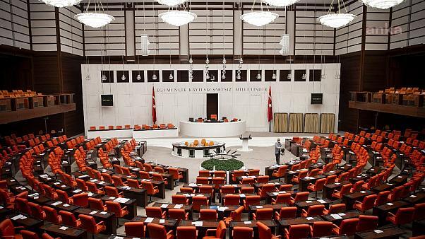 KATAR ANLAŞMALARININ ARAŞTIRILMASI ÖNERGESİ TBMM'DE ŞİMDİLİK REDDEDİLDİ