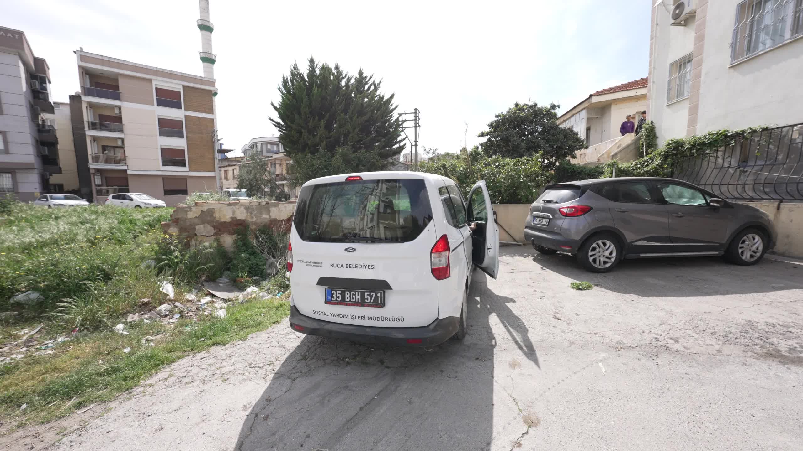 Buca Belediyesi’nden ihtiyaç sahiplerine ramazan kolisi