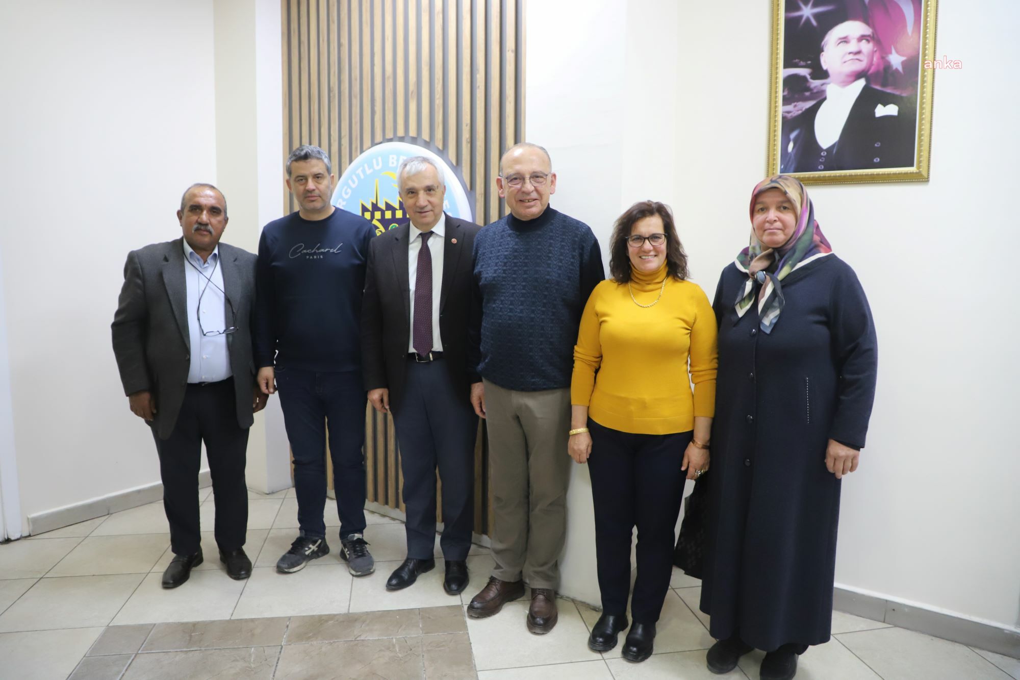 Turgutlu Belediye Başkanı Akın, iftar programında mahalle muhtarıyla buluştu