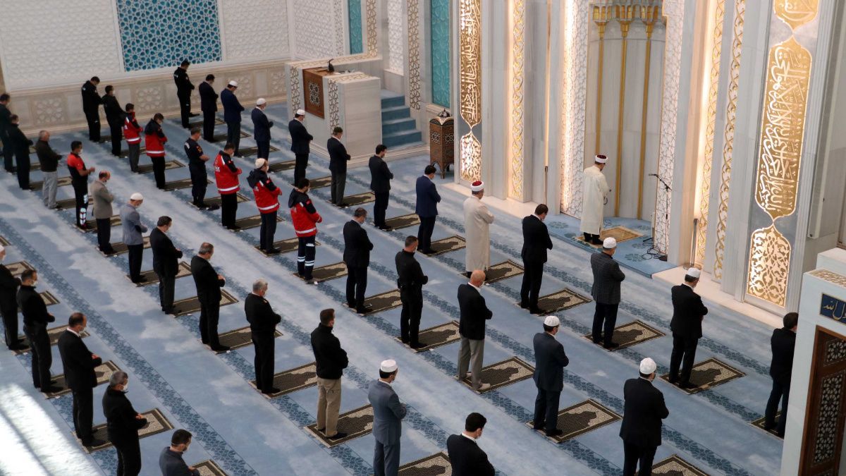 DİYANET: SALGIN CUMA NAMAZINI FARZ OLMAKTAN ÇIKARIR