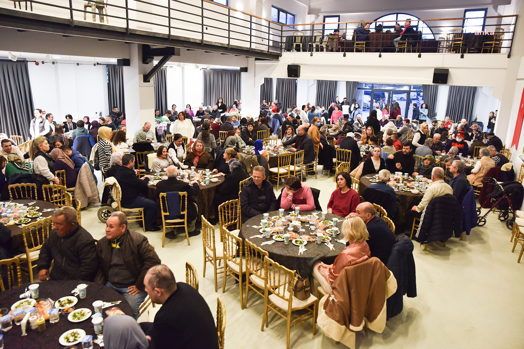Tepebaşı Belediyesi engelli bireyler ve ailelerini iftar programında buluşturdu