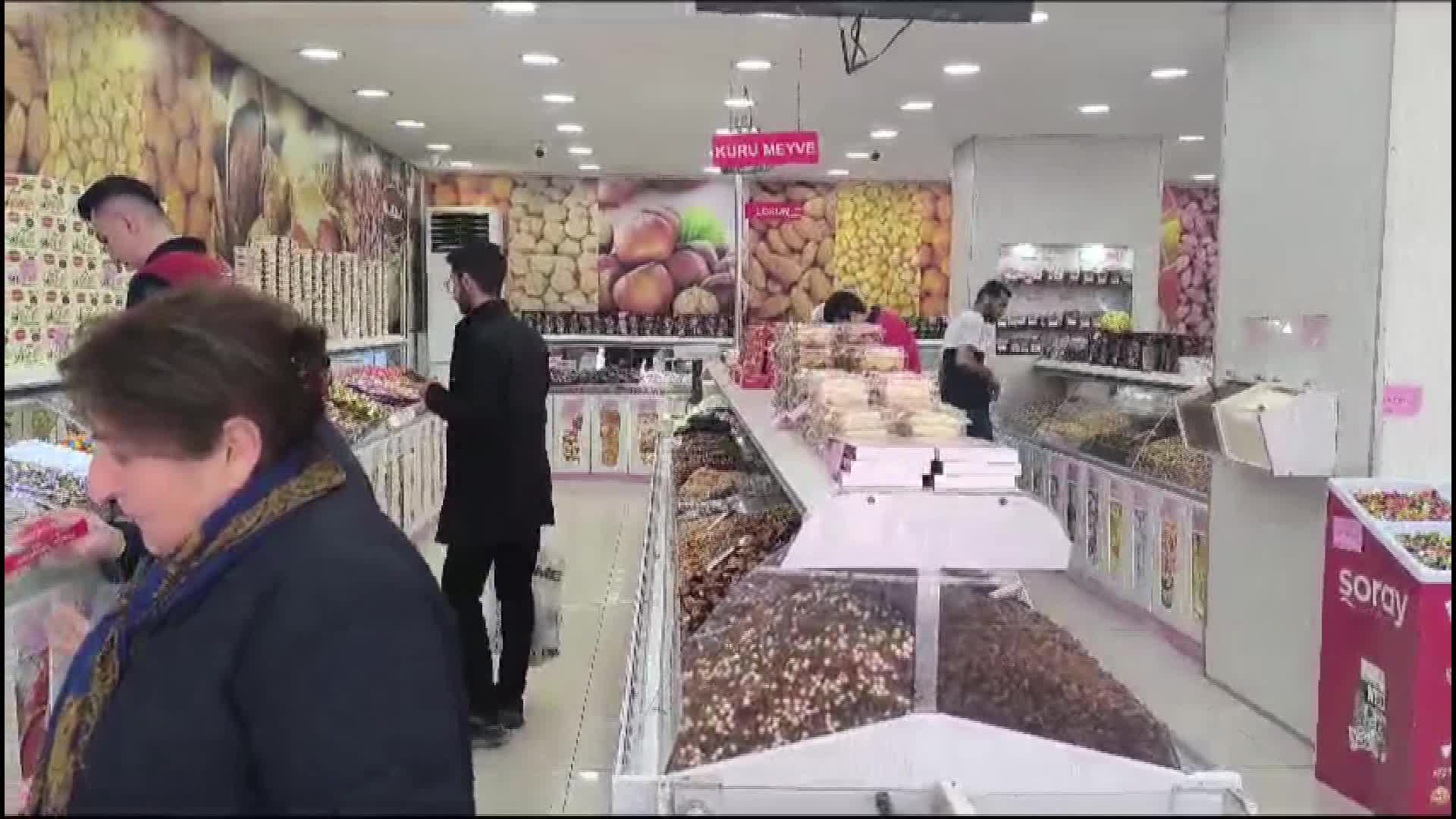 Azerbaycanlılar, Nevruz bayramı alışverişi için Iğdır'a geliyor