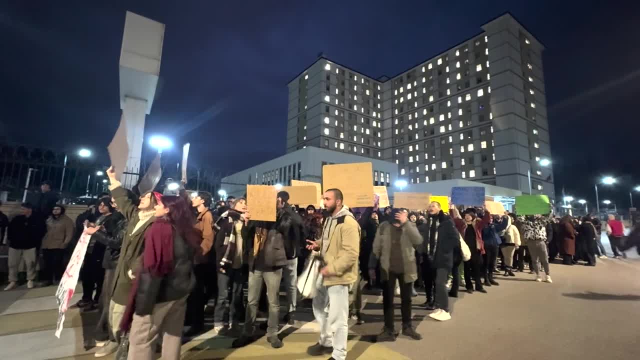 Bursa Uludağ Üniversitesi’nde "gözaltı" protestosu