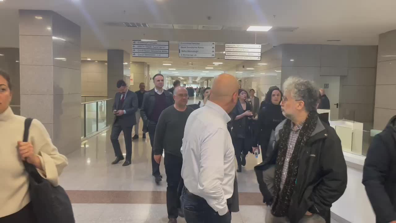 Gazeteci İsmail Saymaz, İstanbul Adliyesi'ne sevk edildi
