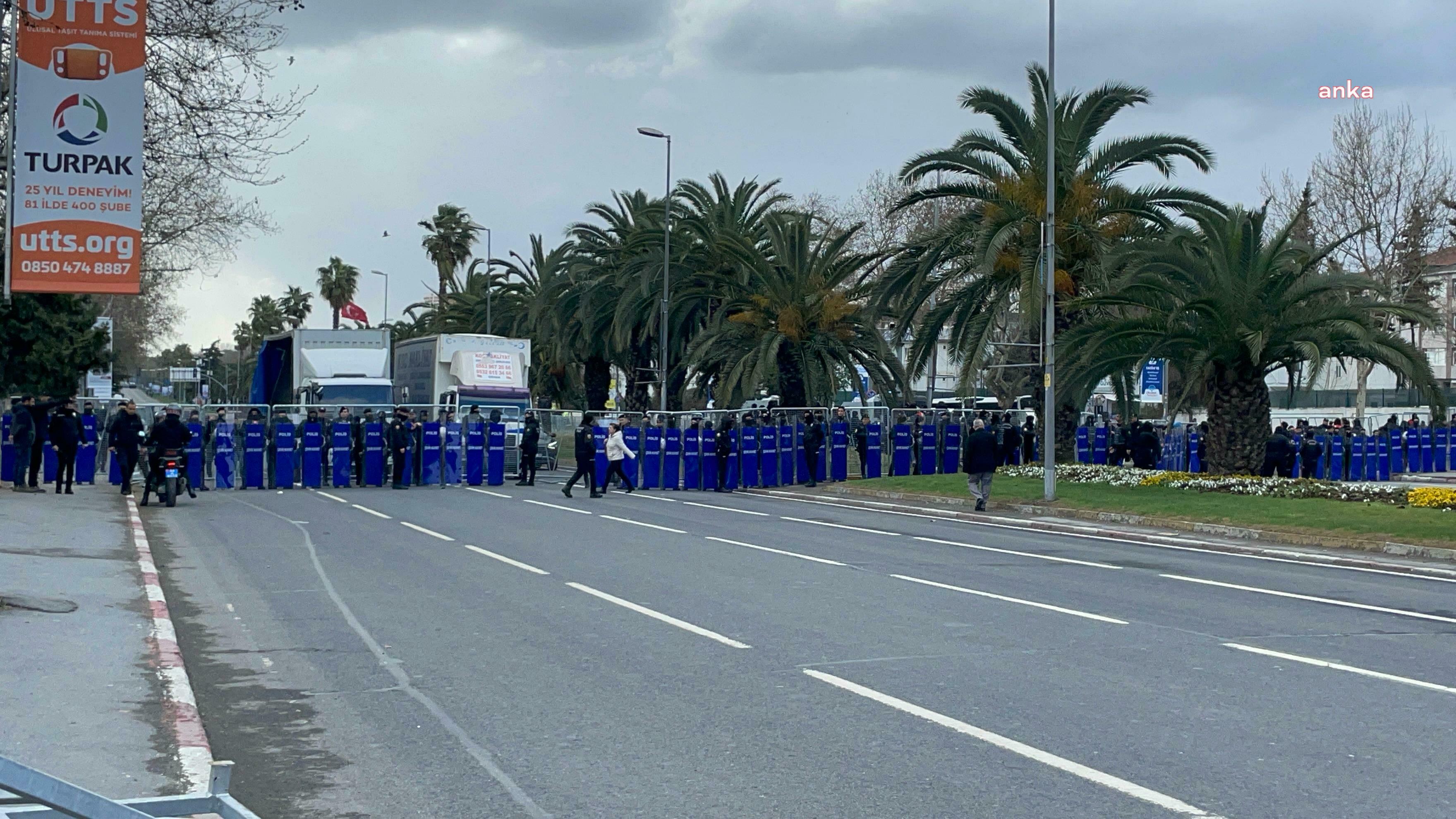 İstanbul'da Saraçhane'ye çıkan yollar valilik kararıyla trafiğe kapatıldı