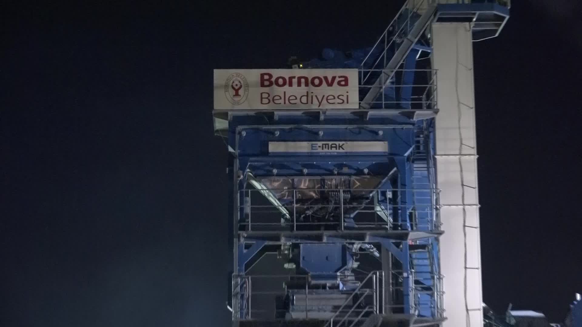 Bornova Belediye Başkanı Eşki’den gece mesaisi: “Çalışmaya devam edeceğiz, hiçbir şey bizi durduramaz”