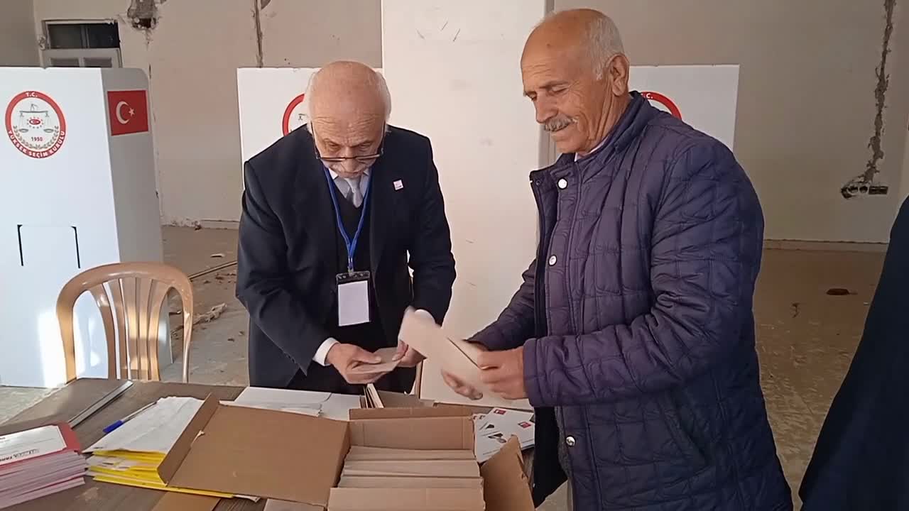 CHP Cumhurbaşkanı adayı önseçimi... Osmaniyeliler sandığa gitti