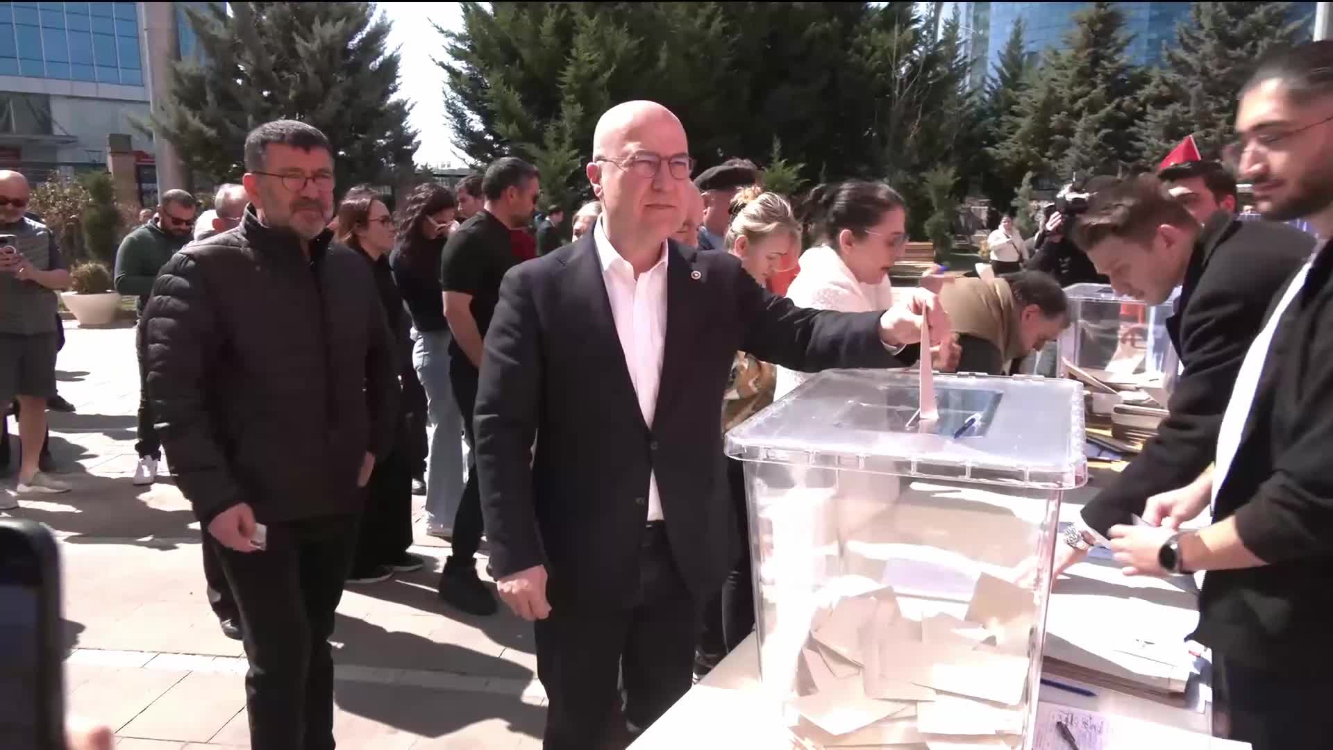 CHP'nin Cumhurbaşkanlığı adaylığı ön seçimi... Murat Bakan: "Bu artık bir ön seçim sandığı değil, Ekrem İmamoğlu'nu cumhurbaşkanı seçmek için bir sandığa dönüştü"