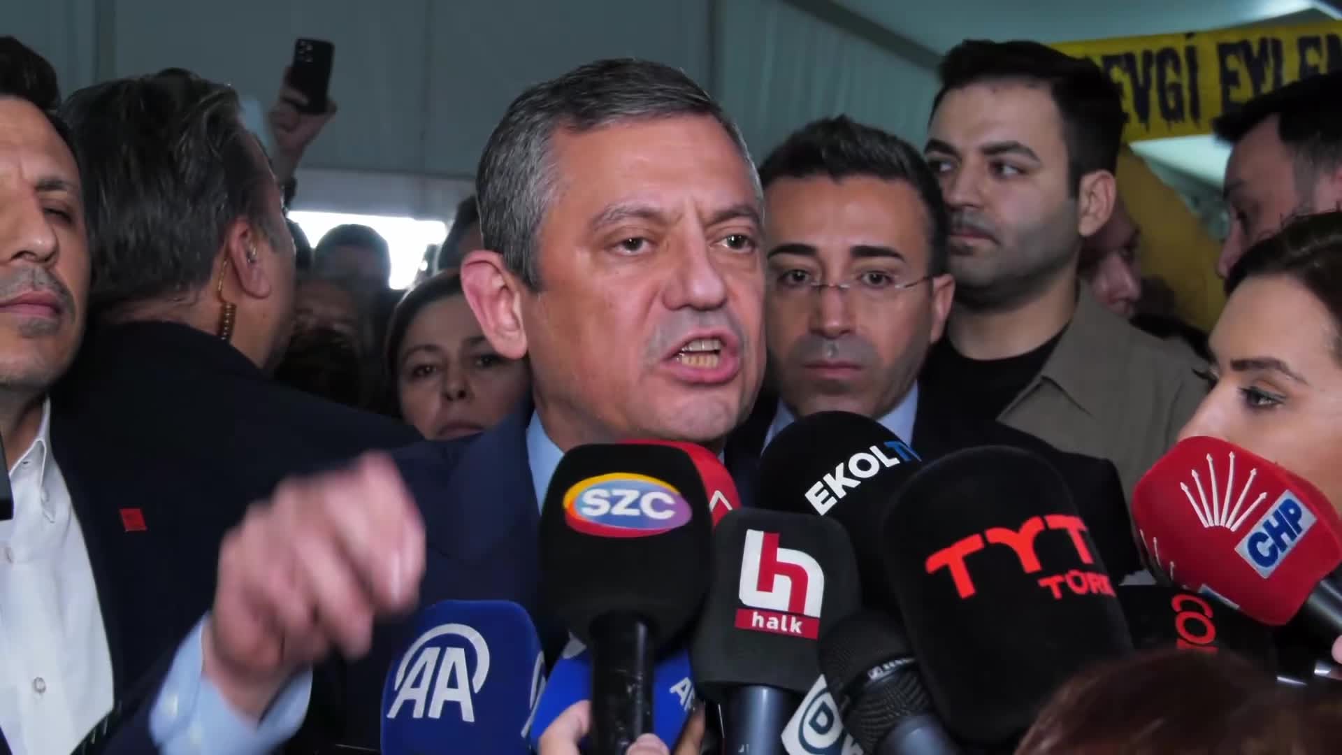 CHP'nin Cumhurbaşkanlığı adaylığı ön seçimi... Özgür Özel: “İmamoğlu, şu anda cezaevi yolundadır ama bir yandan da Cumhurbaşkanlığı yolundadır”
