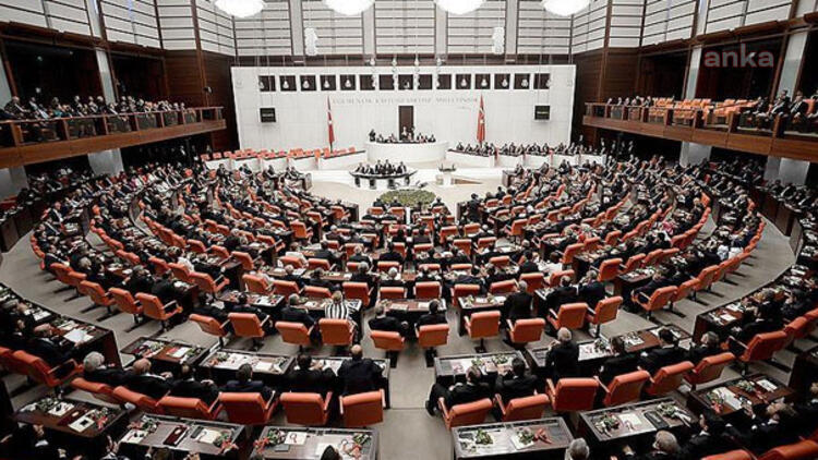 CHP BÜTÇEYE ŞERH DÜŞTÜ: DEVLET KRİZDE, VİTRİN DEĞİŞİKLİĞİ İLE ÇÖZÜLMEZ