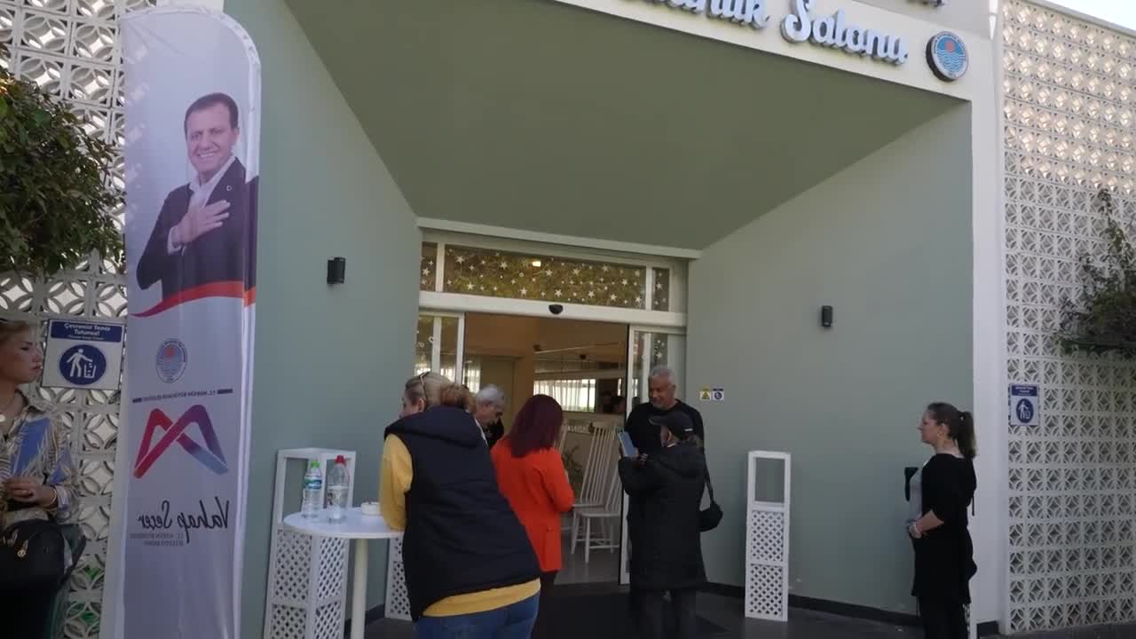 Yerel hayvan koruma görevlileri, Mersin Büyükşehir Belediyesi’nin gönüllüsü olarak çalışmalarına devam edecek