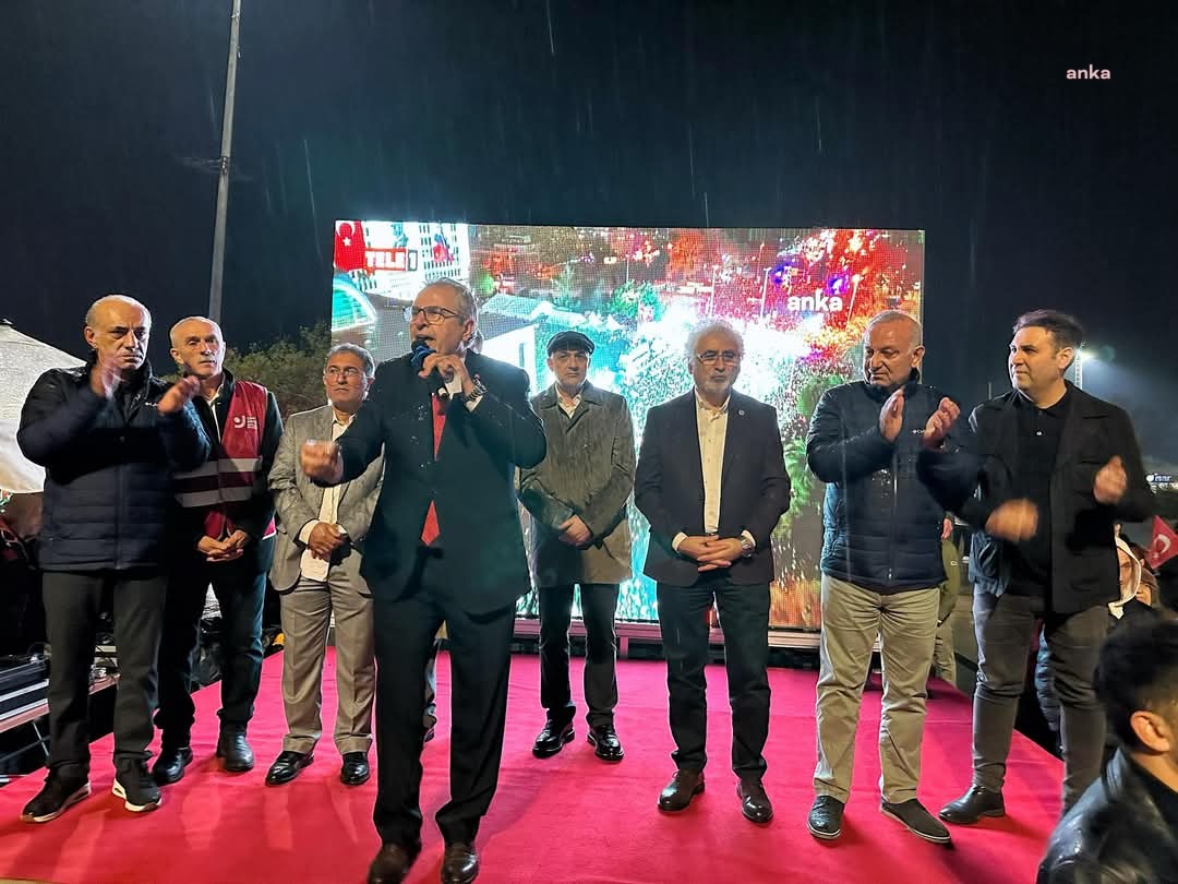 Bandırma'da vatandaşlar, Ekrem İmamoğlu'na destek olmak için buluştu